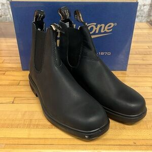 NIB Blundstone 063 NWT
